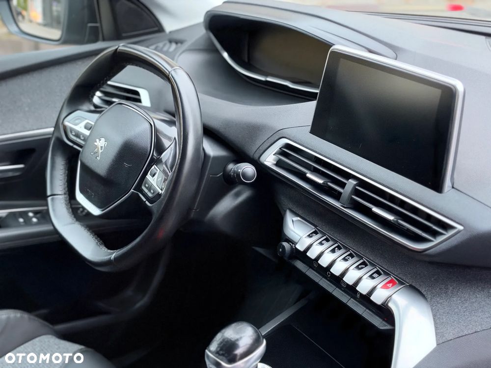 Peugeot 3008 1.2 PureTech GPF Allure S&S - 24