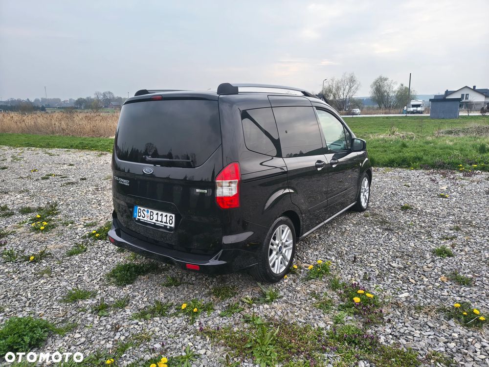 Ford Tourneo Courier 1.0 EcoBoost S&S Titanium - 12