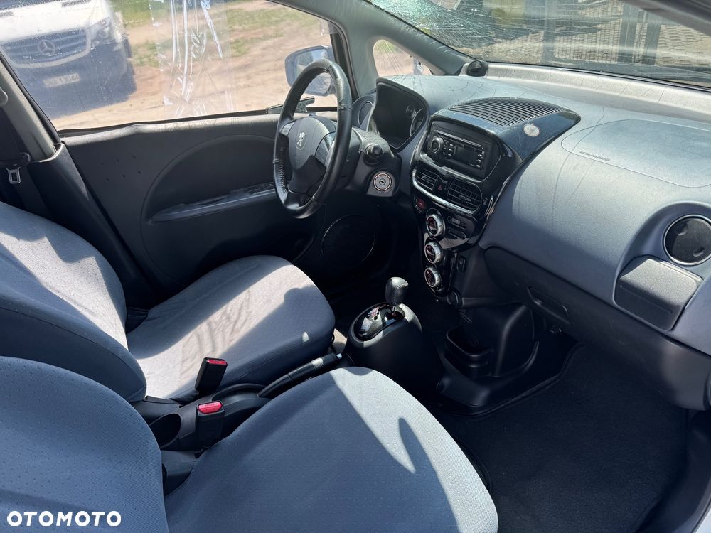 Peugeot iOn Active - 5