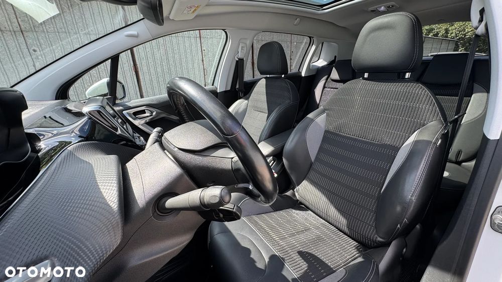 Peugeot 2008 1.2 PureTech Allure S&S - 11