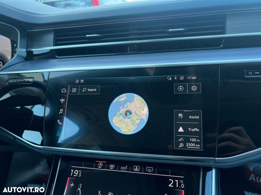 Audi A8 - 12