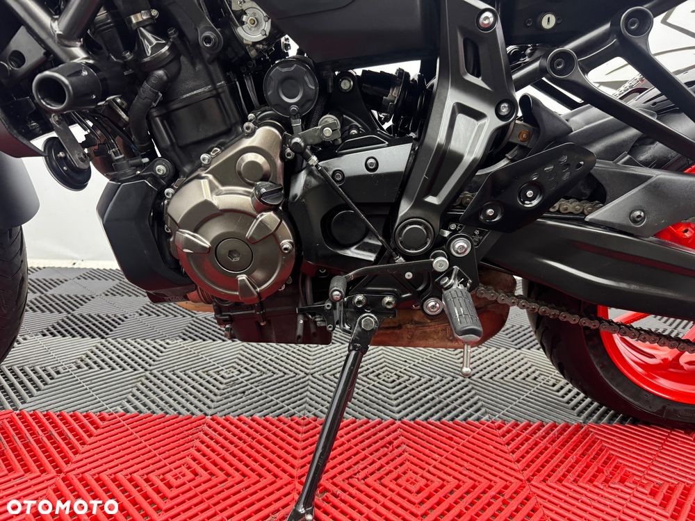 Yamaha MT - 16