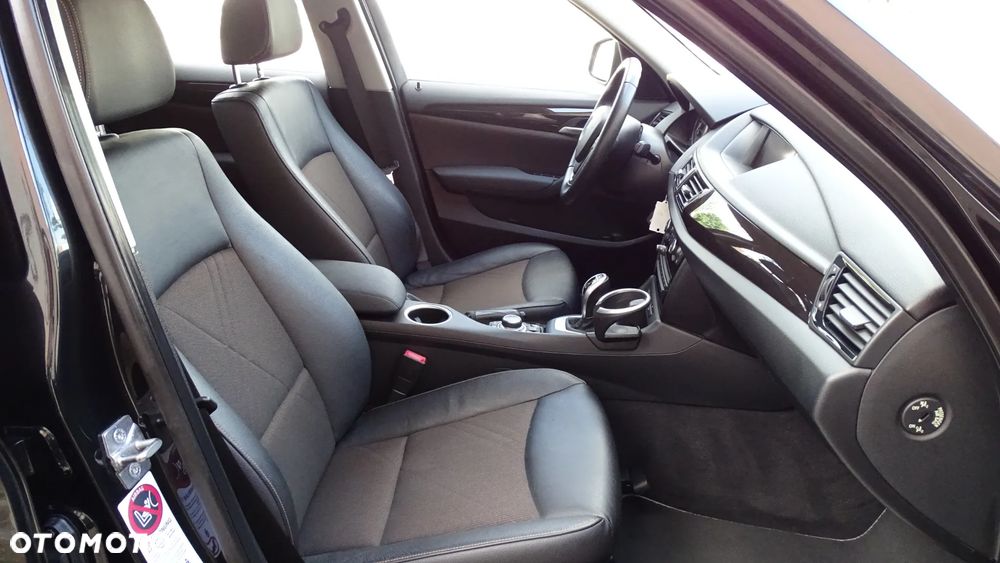 BMW X1 xDrive20d xLine - 13