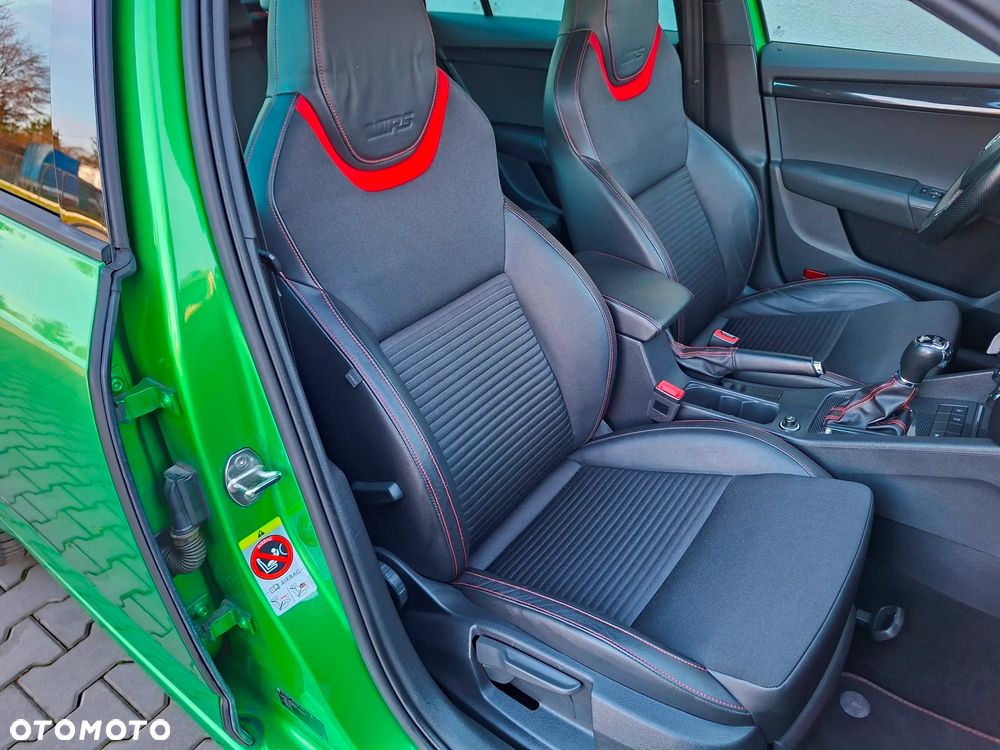 Skoda Octavia 2.0 TDI DSG RS - 23