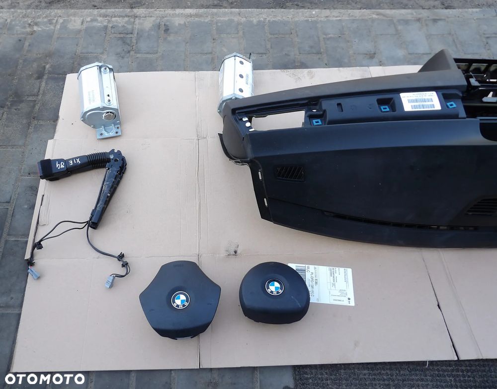 BMW - E90,E91 - DESKA ROZDZIELCZA - KOKPIT - KONSOLA - POD NAWIGACJĘ - PODUSZKA KIEROWCY I PASAŻERA - NAPINACZE - DEMONTAŻ - ORYGINAŁ - 9120325 - 2