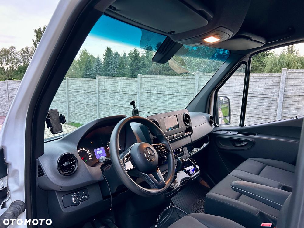 Mercedes-Benz Sprinter - 10