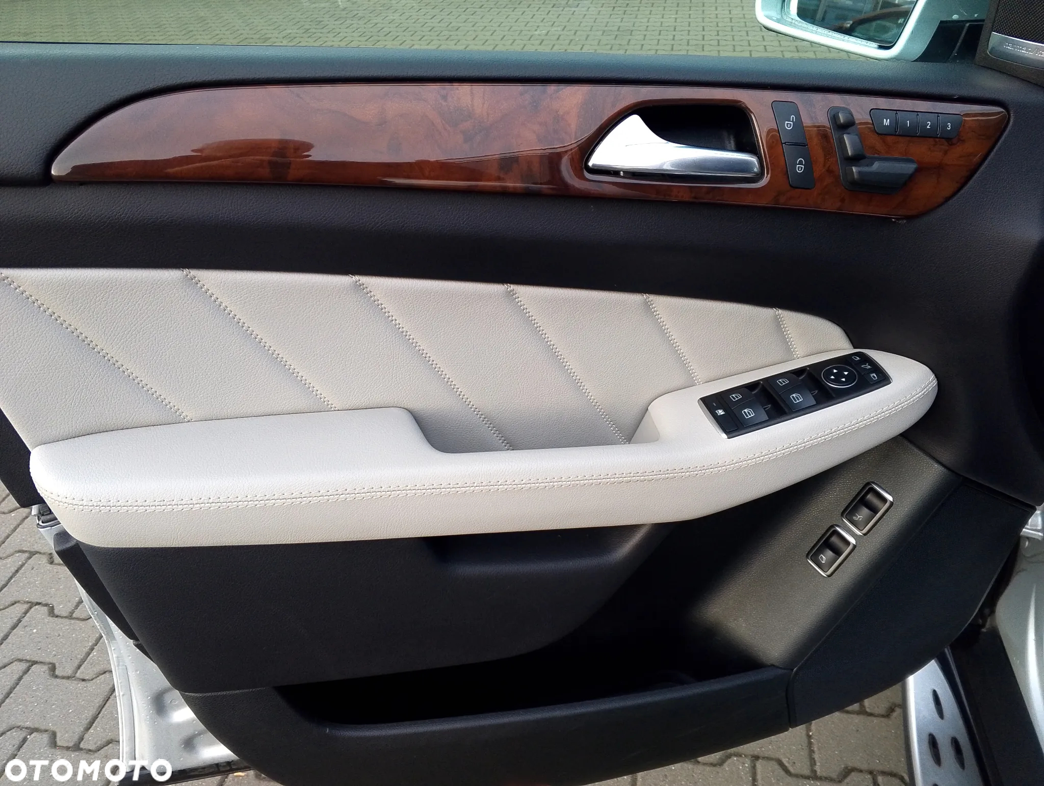 Mercedes-Benz GL 400 4Matic 7G-TRONIC - 18