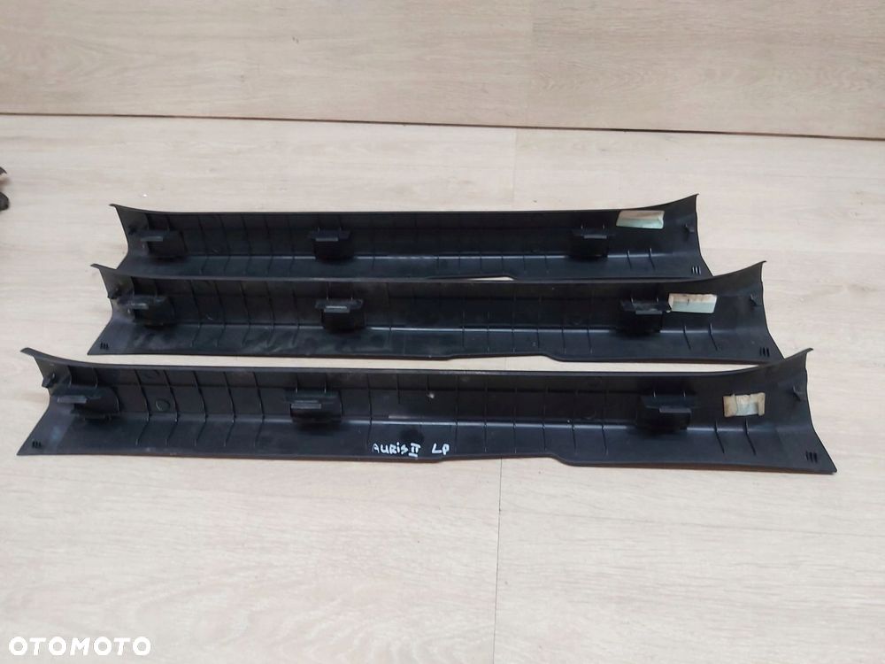 Toyota Auris II listwa progowa nakładka lewy przód 67914-02270 - 4