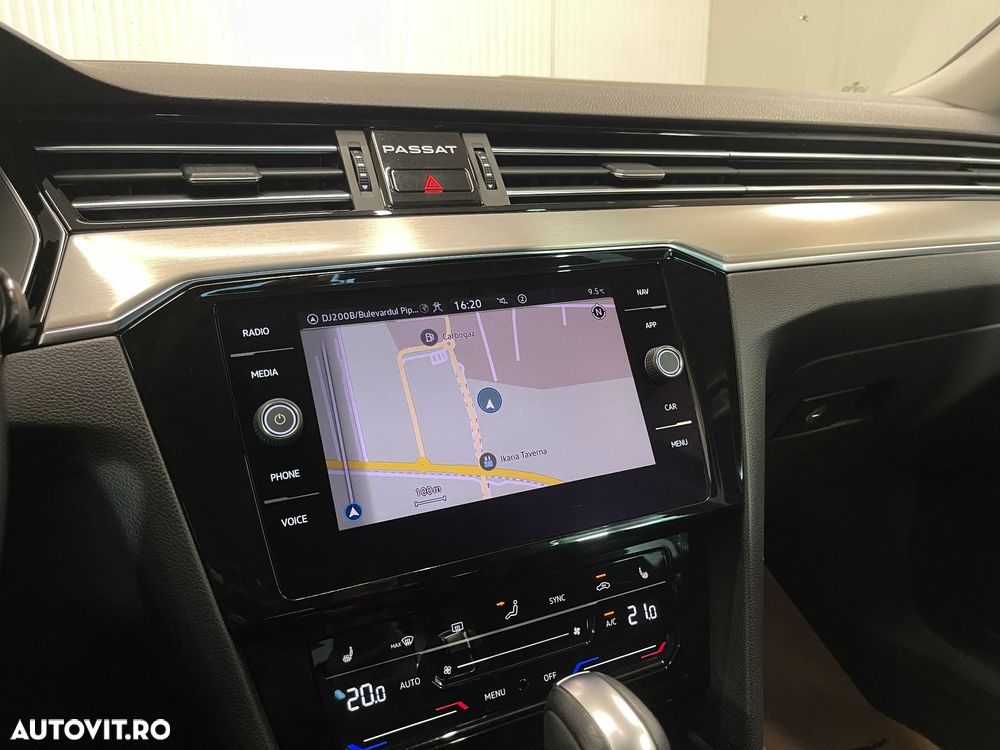 Volkswagen Passat 2.0 TDI DSG Highline - 14