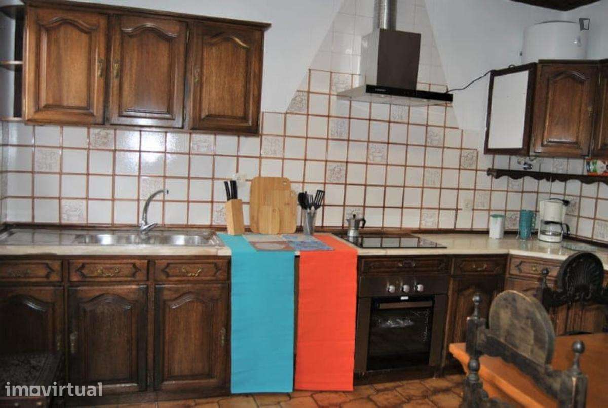 Quarto - localizado em Castelo branco - Grande imagem: 2/14
