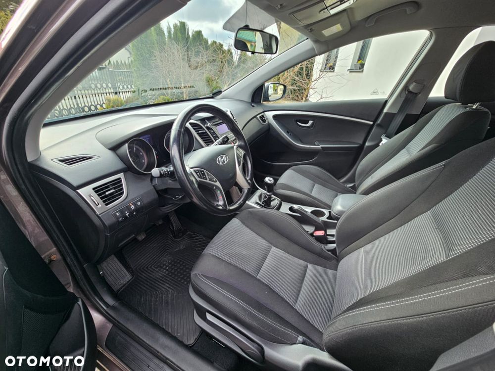 Hyundai i30 blue 1.6 CRDi Style - 6