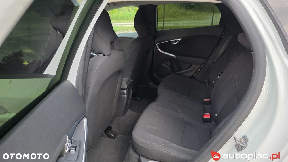 Volvo V40 T2 You - 24