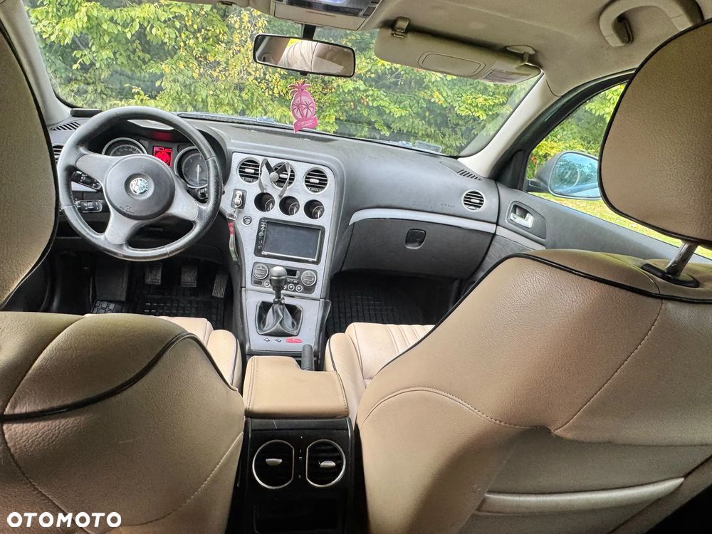 Alfa Romeo 159 - 8