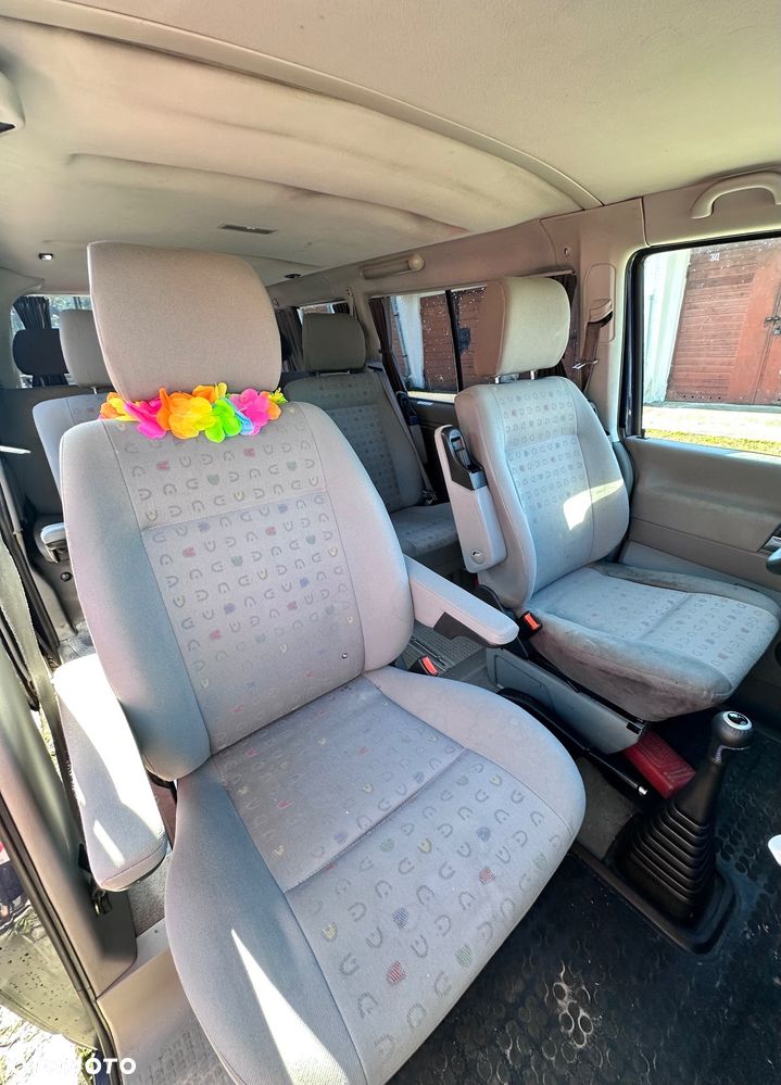 Volkswagen Multivan - 7