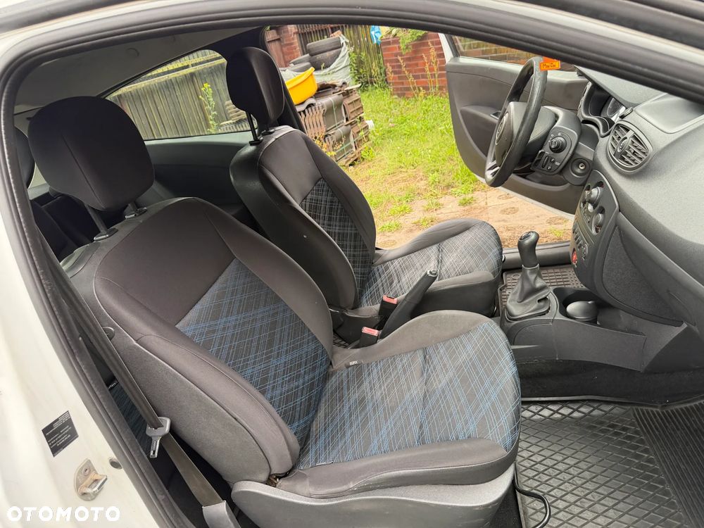 Renault Clio 1.5 dCi Alize - 11