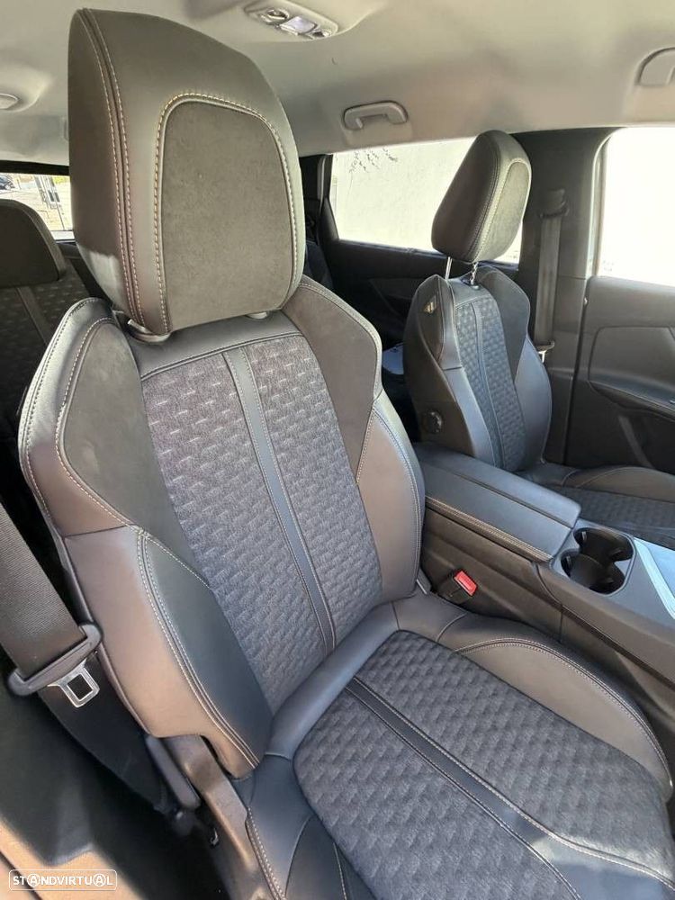Peugeot 5008 1.2 PureTech GT EAT8 - 41