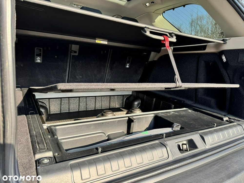 Land Rover Discovery - 25