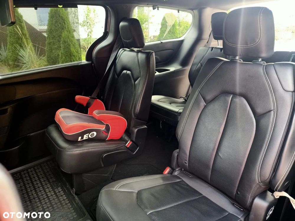 Chrysler Pacifica - 14