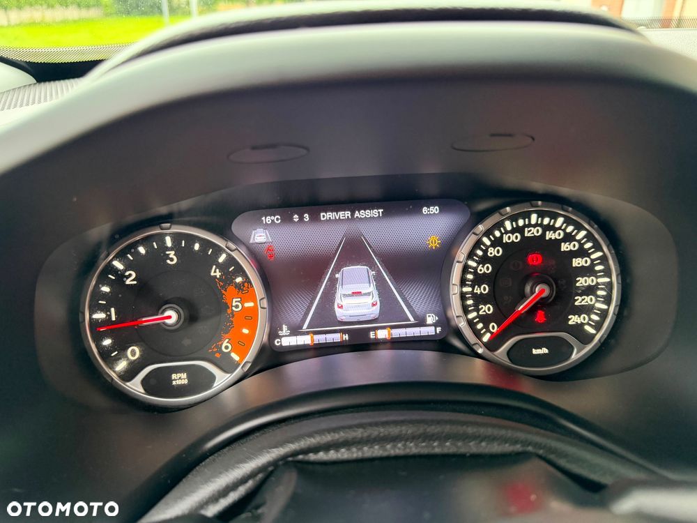 Jeep Renegade - 23