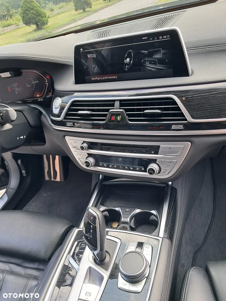 BMW Seria 7 750i xDrive - 13