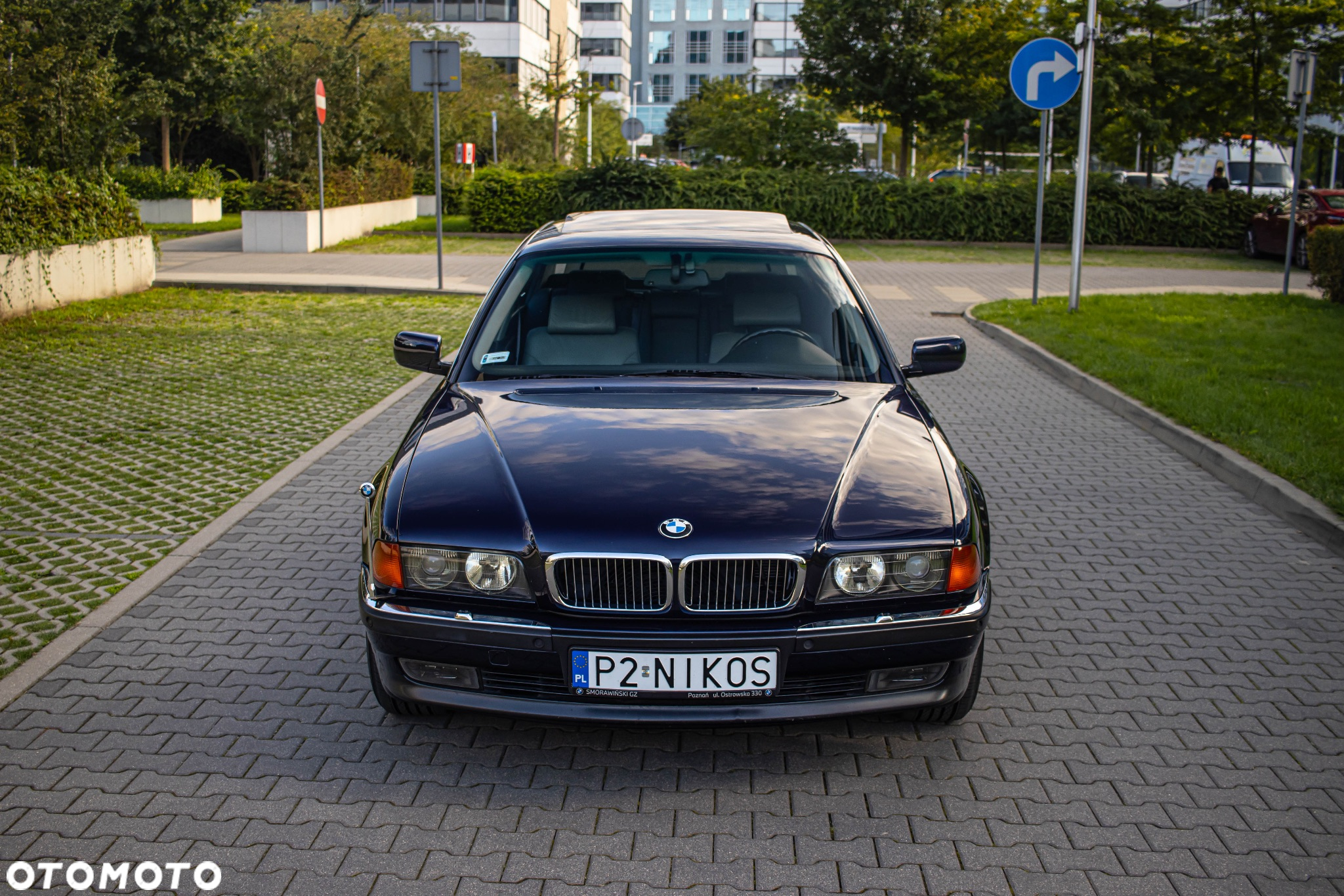 BMW Seria 7 750iL - 3