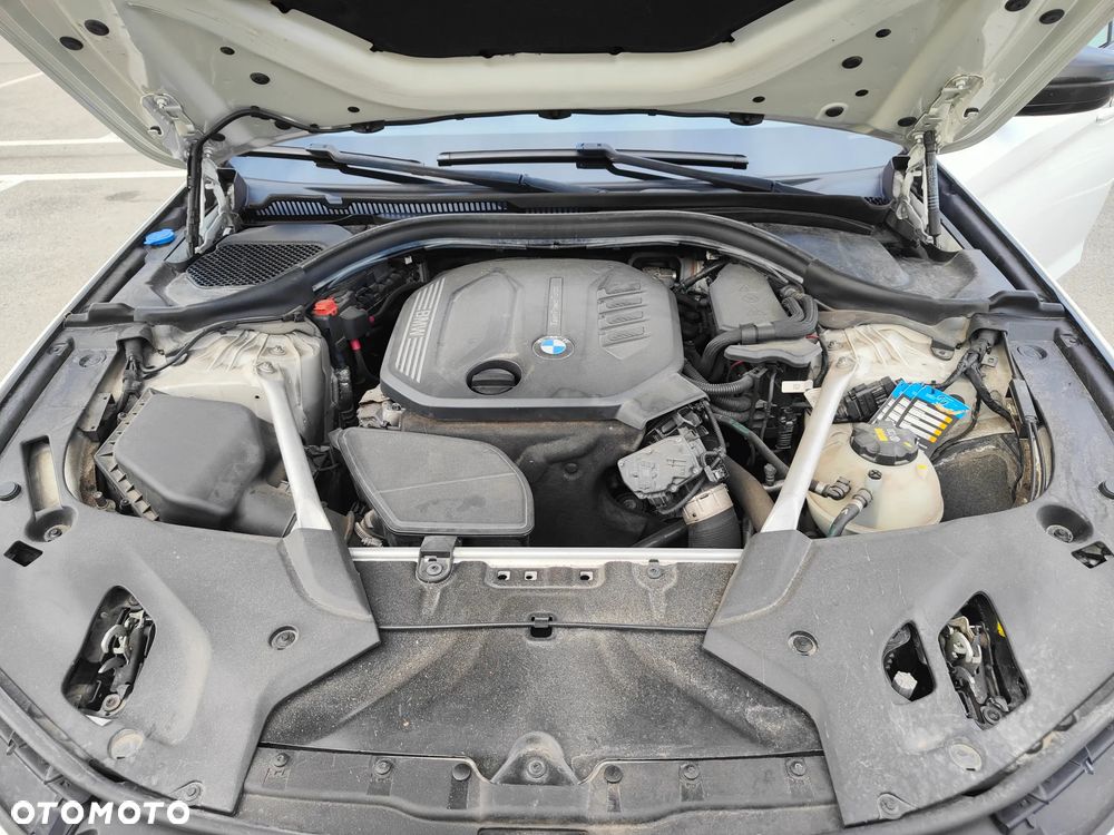 BMW Seria 5 518d M Sport sport - 10