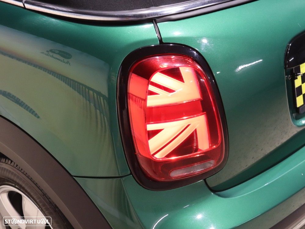 MINI Cabrio Cooper Premium Classic Auto - 31