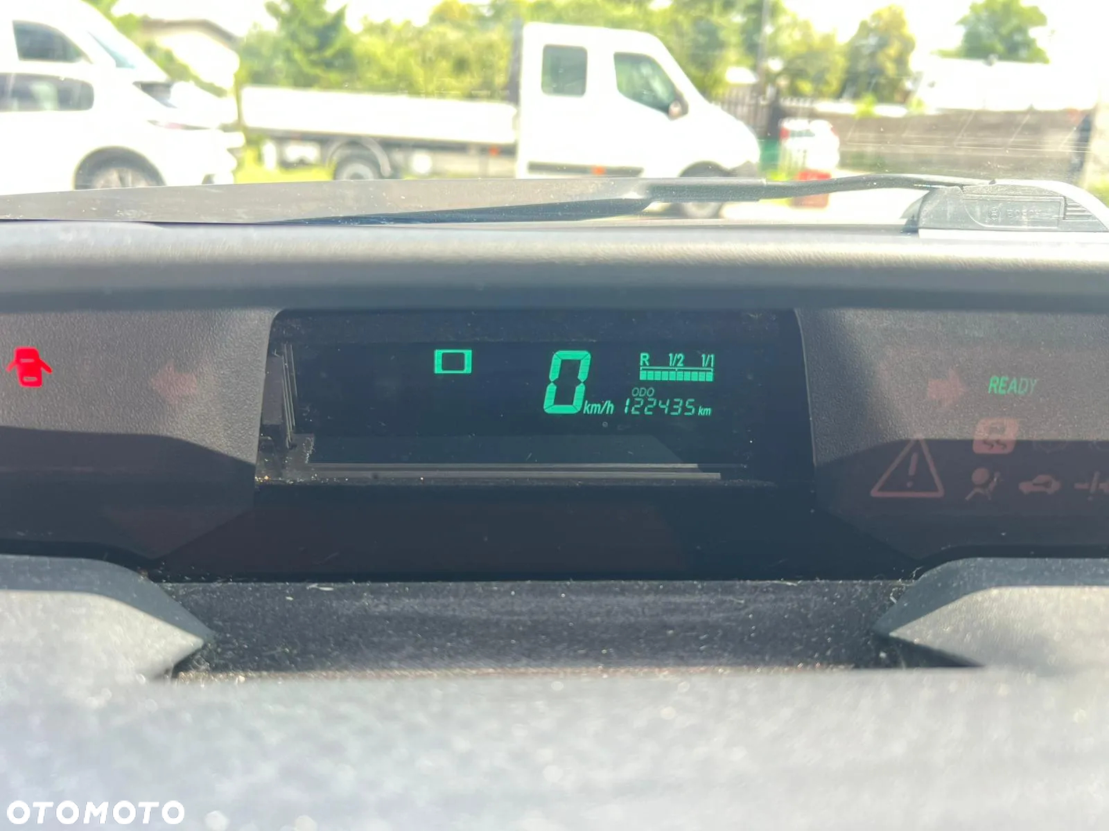 Toyota Prius (Hybrid) - 21