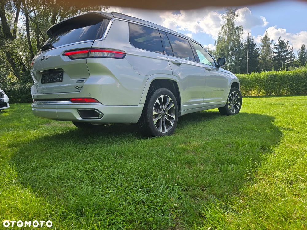 Jeep Grand Cherokee - 33
