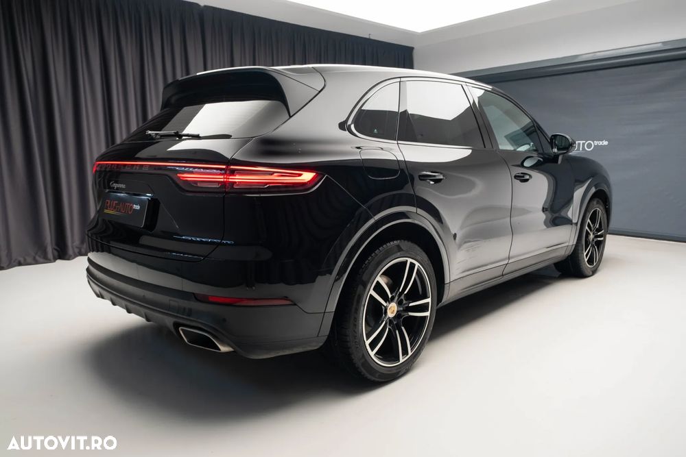 Porsche Cayenne - 7