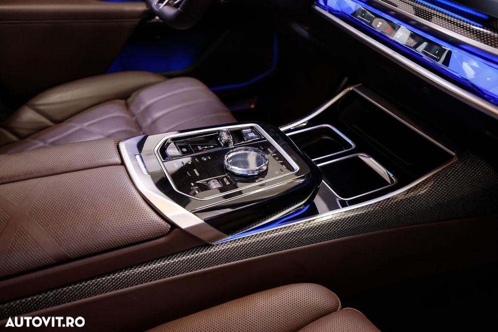 BMW Seria 7 740d xDrive MHEV - 29