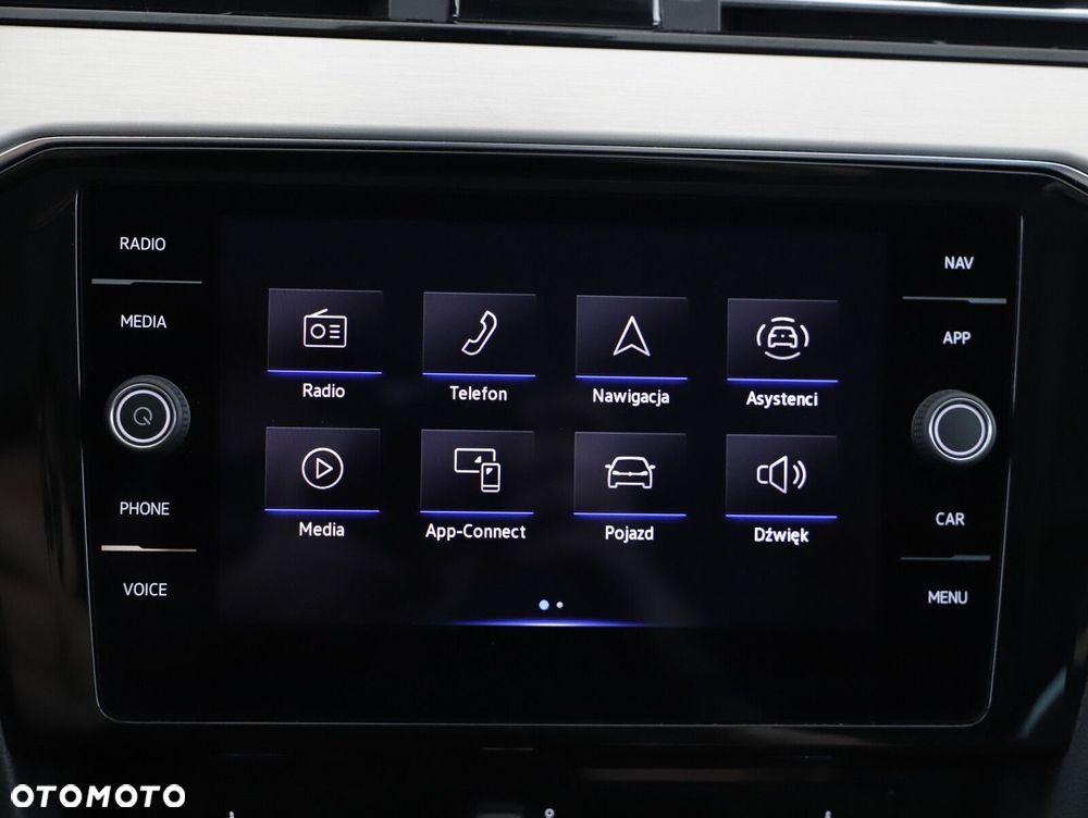 Volkswagen Passat - 13