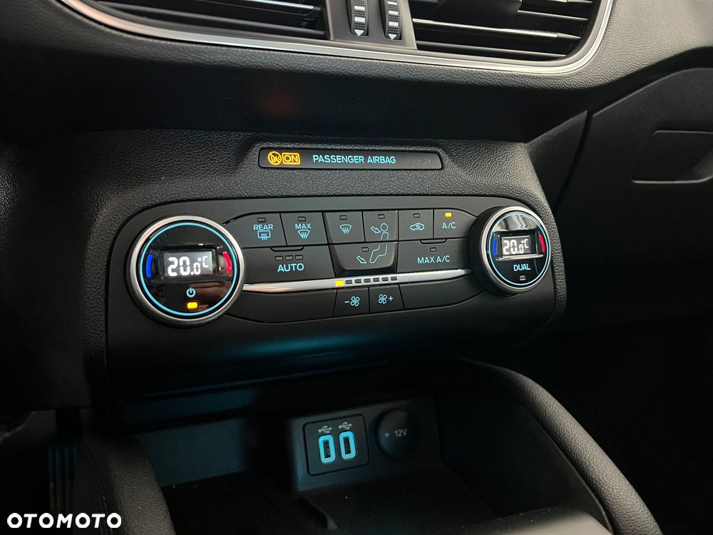 Ford Focus 1.0 EcoBoost mHEV Titanium - 32