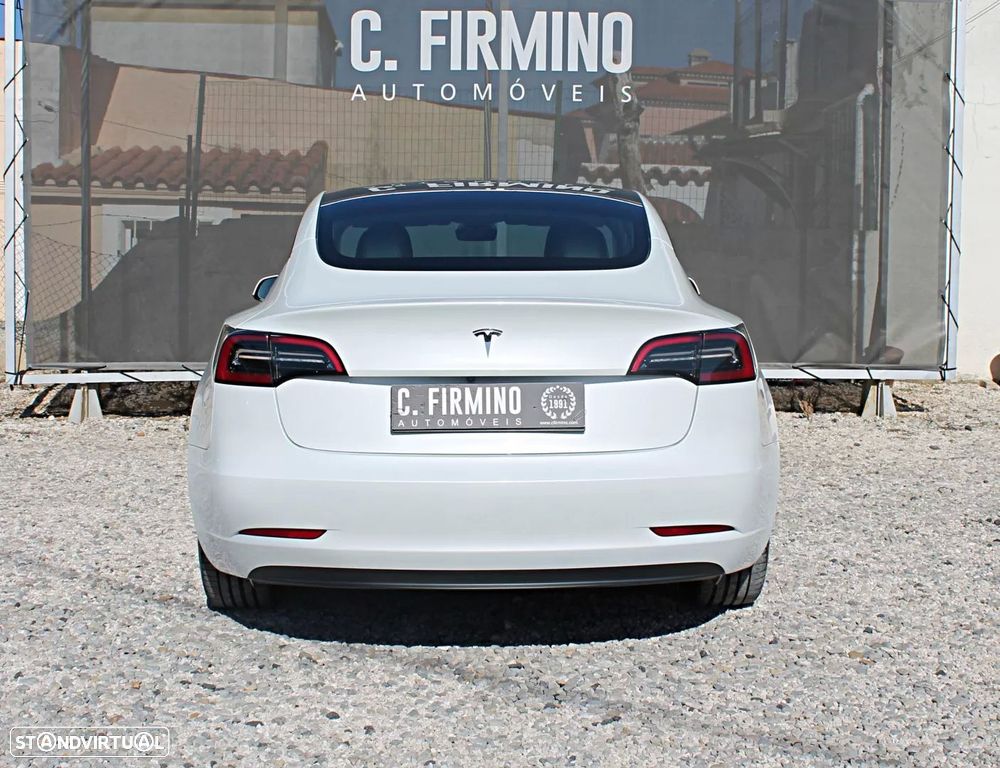 Tesla Model 3 - 8