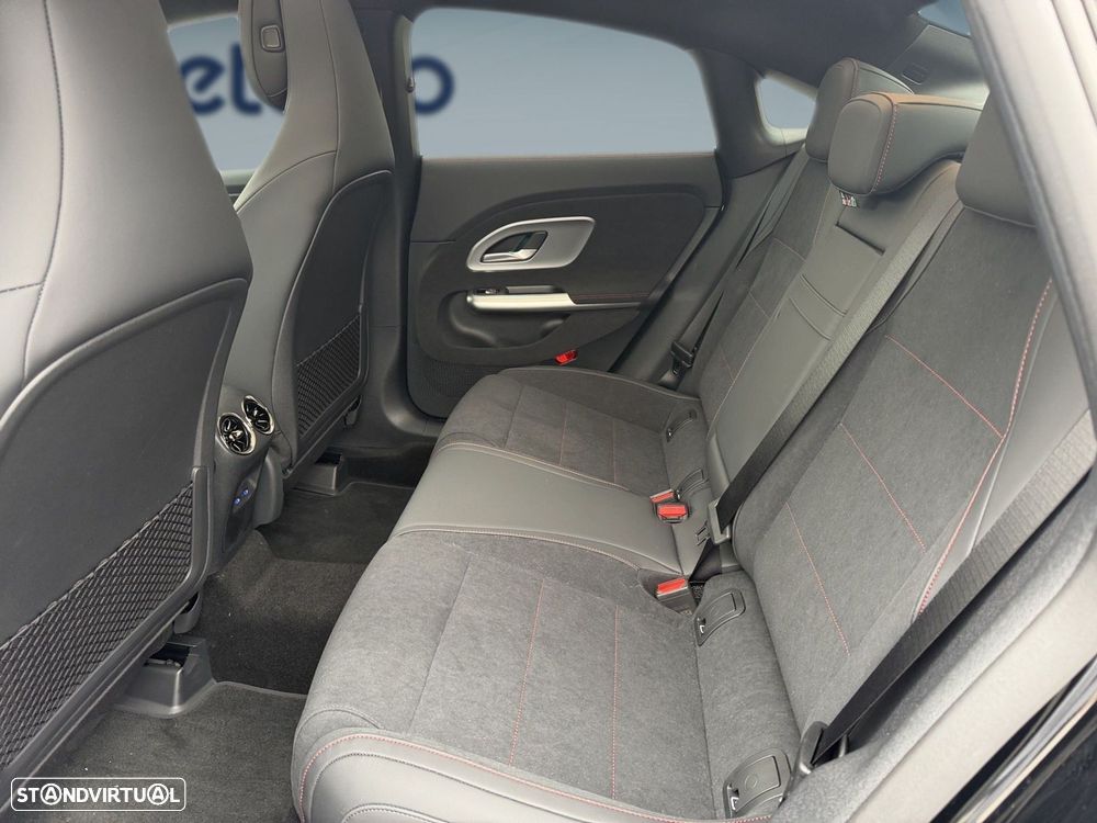 Mercedes-Benz CLA 220 - 11