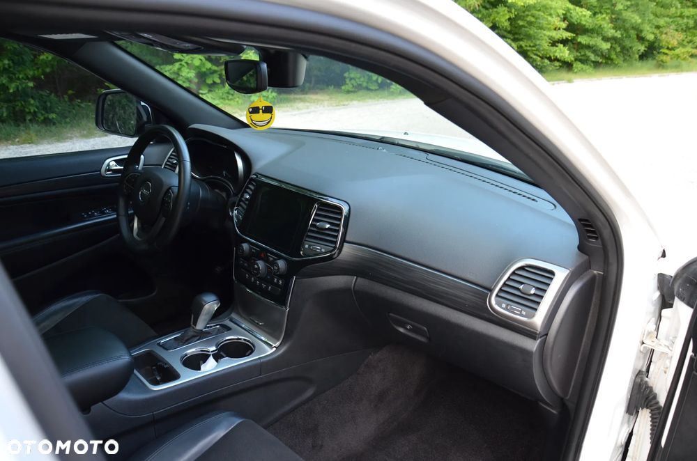 Jeep Grand Cherokee - 11