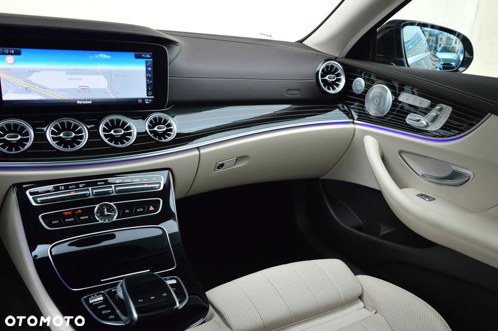 Mercedes-Benz Klasa E 400 4-Matic 9G-TRONIC - 24
