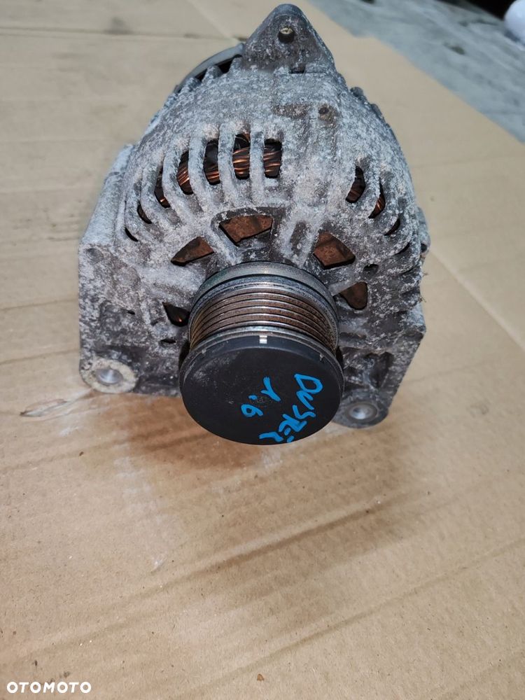 Alternator 8200667608 tg11c064 1.6 16V DACIA DUSTER I 10-13 - 1