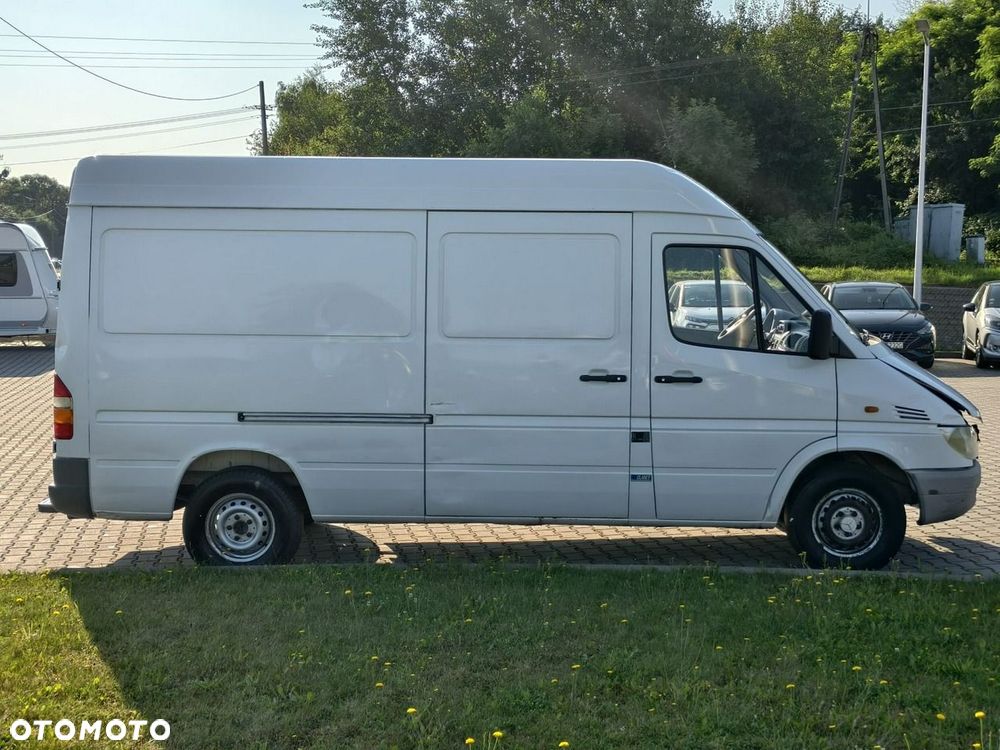 Mercedes-Benz Sprinter - 8