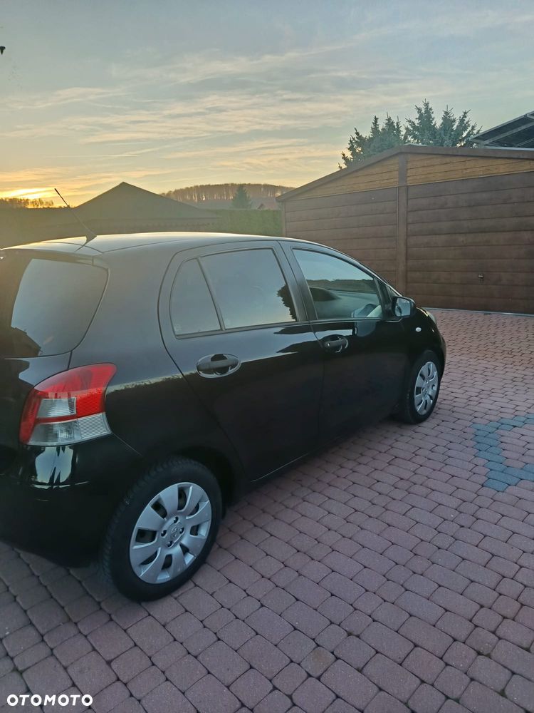 Toyota Yaris 1.33 Luna - 2