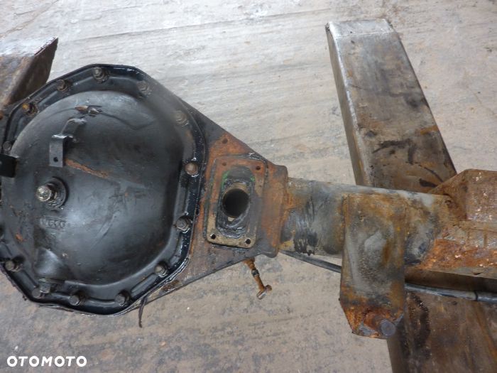 IVECO DAILY 65C 70C OBUDOWA MOSTU Z BLOKADĄ - 2