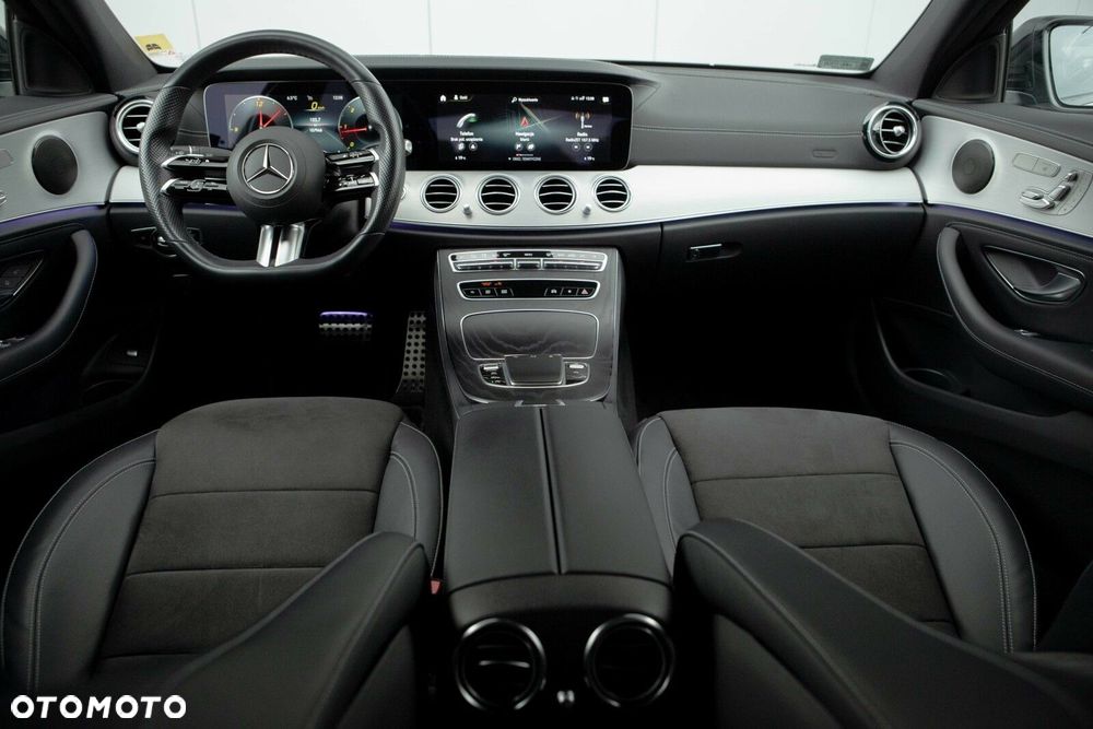 Mercedes-Benz Klasa E - 28