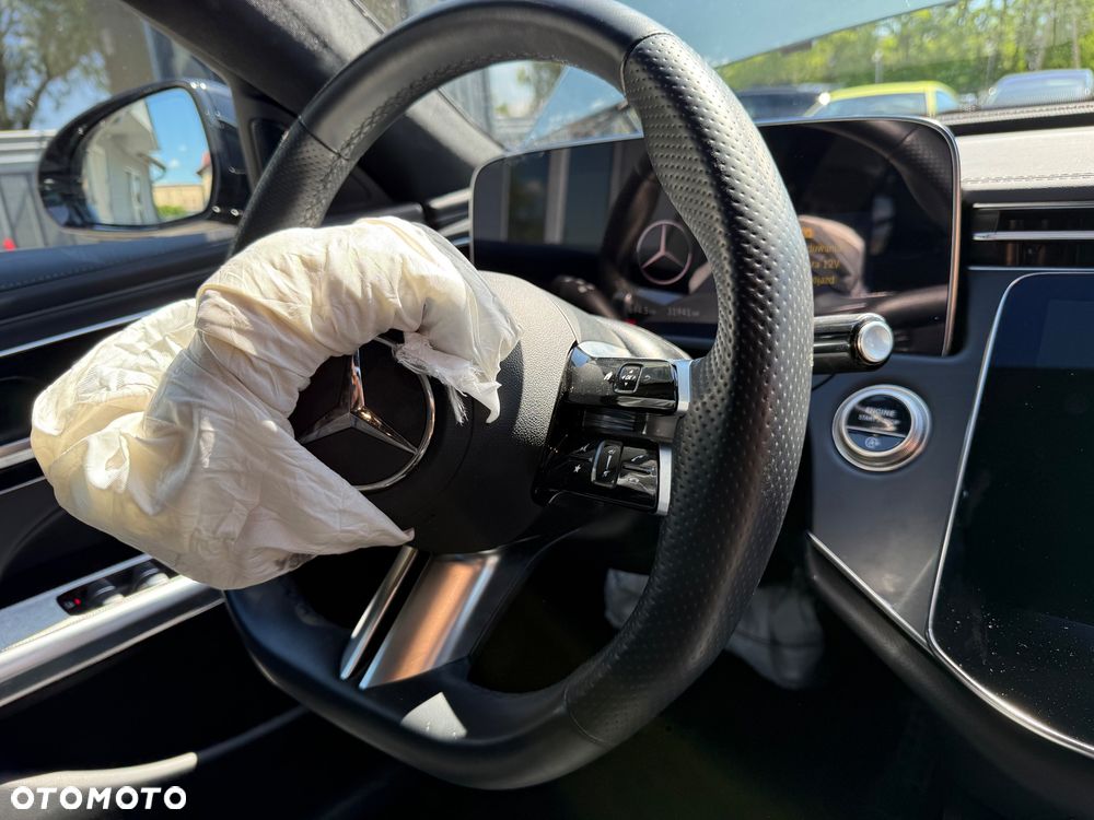 Mercedes-Benz Klasa E 200 mHEV 4-Matic AMG 9G-Tronic - 17