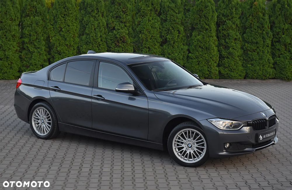 BMW Seria 3 316i - 10