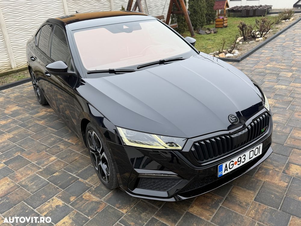 Skoda Octavia 2.0 TDI DSG RS Plus - 10