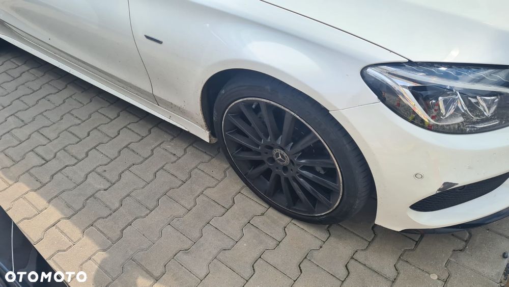 Mercedes-Benz Klasa C 200 4-Matic 9G-Tronic - 13