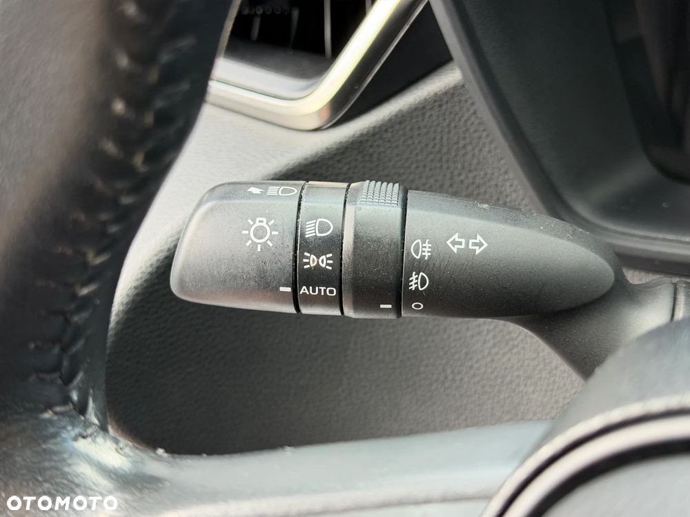 Toyota Corolla 1.8 Hybrid Comfort - 17