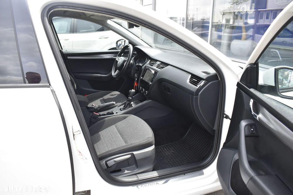 Skoda Octavia 1.6 TDI DSG Style - 34