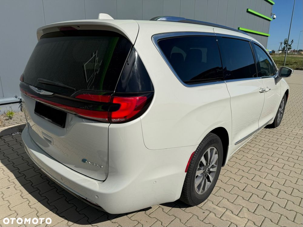 Chrysler Pacifica - 5