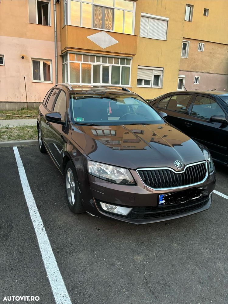 Skoda Octavia 1.6 TDI Ambiente DSG - 1